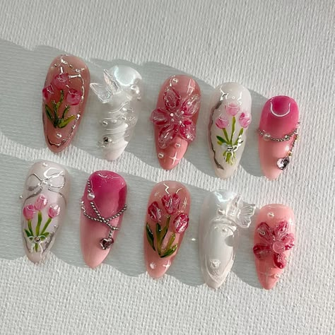 Press On Nails With Charms, Cute Nail Sets, Nails With Charms, August Nails, Bridal Nail, Hippie Nails, Simple Acrylic Nails, Classy Acrylic Nails, Really Cute Nails