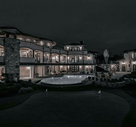 Modern Rich House Aesthetic, Dark Mansion Aesthetic, Mafia Mansion, Mafia House Aesthetic, Black Mansion, Dark Mansion, Mansion Aesthetic, Big Mansions, Mansion Exterior