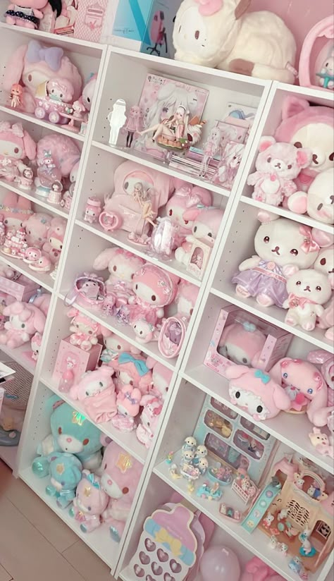 Hello Kitty Collection Display, My Melody Furniture, My Melody Bathroom, My Melody Collection, Sanrio Home Decor, Sanrio Themed Room, Sanrio Room Aesthetic, Hello Kitty Shelf, Kawaii Shelf