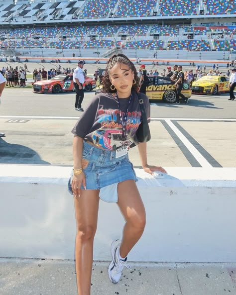 Symphani Soto, Nascar Outfit, Casual Athleisure Outfits, Race Outfit, Chicago Outfit, Race Day Outfits, Sports Attire, Nascar Race, Casual Day Outfits