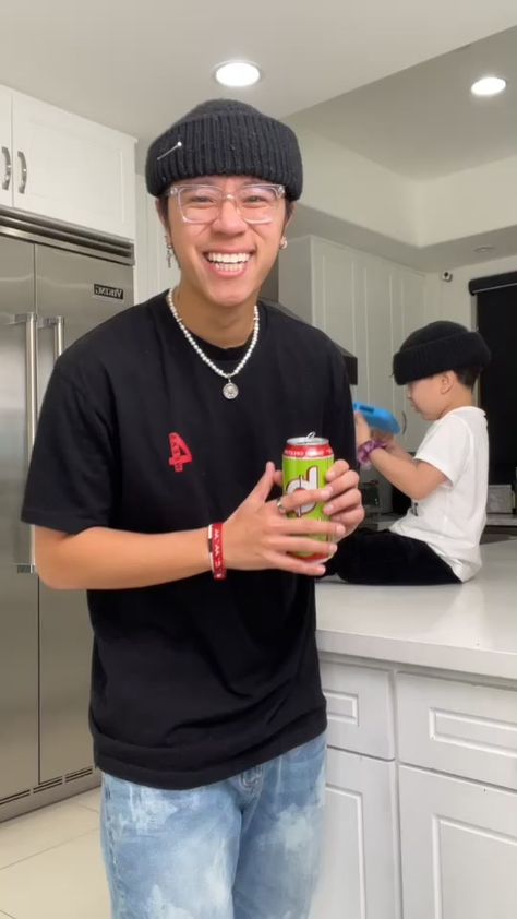 Michael Le (@justmaiko) Official TikTok | Watch Michael Le's Newest TikTok Videos Michael Le, Diy Straw, Snoopy Funny, Super Funny Memes, Comedian Quotes, Funny Songs, Funny Vidos, Dance Music Videos, Funny Animal Jokes