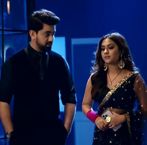 Fanaa Ishq Mein Marjawan, Aditi Sharma, Tv Show Couples, Hiding Face, Zain Imam, Radha Krishna Pictures, Tv Couples, Krishna Pictures, Indian Fashion Dresses