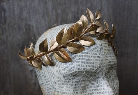 Gold Leaf Crown Greek, Greek Headpiece, Greek God Costume, Leaf Tiara, Gold Leaf Crown, Toga Costume, Elegant Crown, Toga Party, Female Pirate Costume