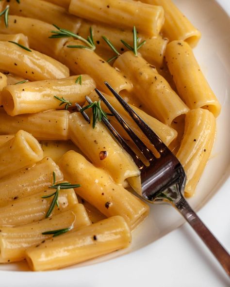 Insanely Delicious Garlic Butter Pasta Brown Butter Pasta Recipes, Cowboy Butter Pasta, Confit Garlic, Garlic Butter Pasta, Roasting Garlic In Oven, Artichoke Pasta, Cajun Pasta, Rigatoni Pasta, Butter Pasta