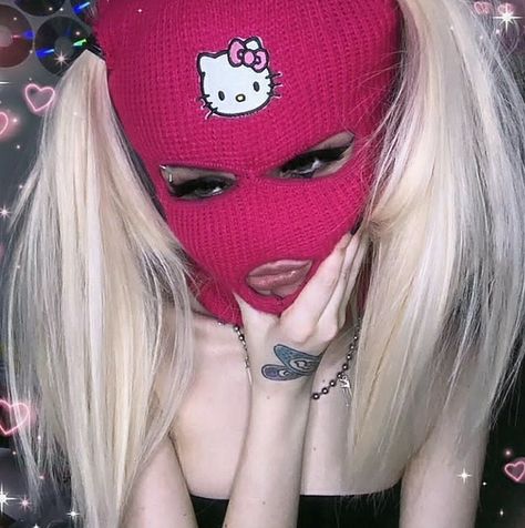 Gang Aesthetic, Ski Masks, Girl Gang Aesthetic, Discord Pfps, Gangster Girl, Mask Girl, Grunge Girl, Ski Mask, Girl Gang