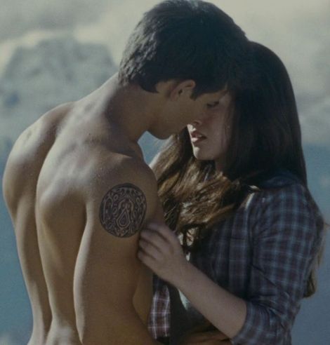 Jacob And Bella Kiss, Twilight Jacob And Bella, Eclipse Twilight, Peter Park, Cameron Bright, Gil Birmingham, Jacob And Bella, Xavier Samuel, Twilight Jacob