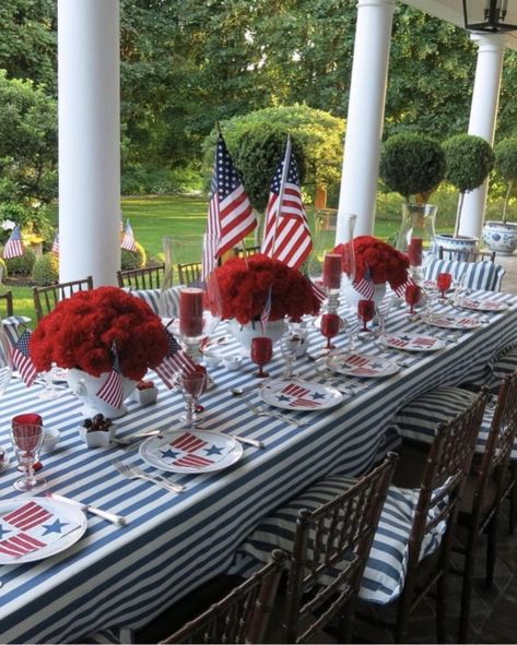 Fourth Of July Tablescapes, Carolyne Roehm, Holiday Tablescape, Glam Pad, Happy Birthday America, Fourth Of July Decor, Table Setting Decor, Holiday Tablescapes, Happy Fourth Of July