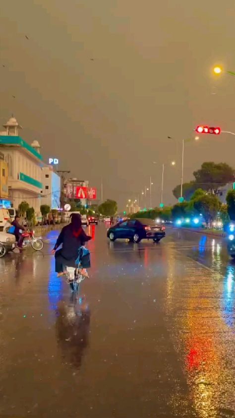 Karachi Barish Video, Karachi Pakistan Video, Barish Song Status, Islamabad Videos, Baarish Video, Videos For Status, Rain Video, Beautiful Beach Pictures, Breakup Picture