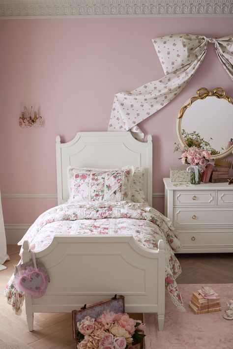 loveshackfancy pottery barn Kids Teen Chintz Bedroom, Bridgerton Decor, Chintz Wallpaper, Childhood Room, Girls Bedroom Vintage, Apartment Planning, Pottery Barn Bedrooms, Rose Bedroom, Girls Bedroom Makeover