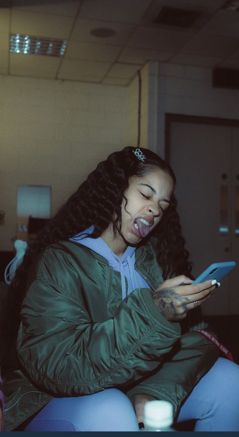 Ella Mai Ella Mai Aesthetic, Female Artists Music, Ella Mai, Corte De Cabelo Masculino, Celebrity Wallpapers, Female Rappers, Woman Crush, Female Artists, Pretty Face