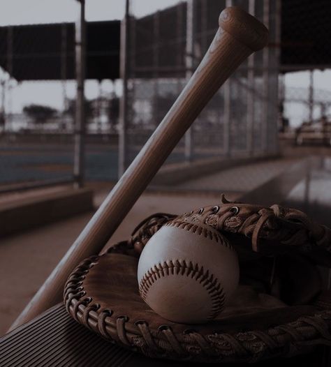 Baseball Bat Aesthetic, Bat Aesthetic, Baseball Aesthetic, Baseball Romance, Baseball Wallpaper, Baseball Balls, Baseball Pictures, Baseball Boys, Baseball Girls