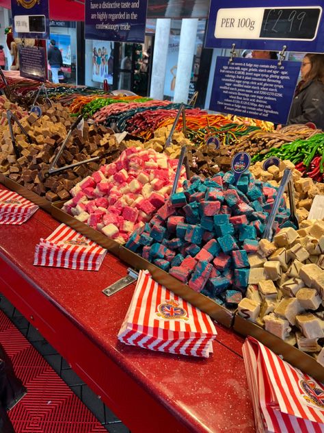 Fudge Aesthetic, Imogen Core, Christmas Market Aesthetic, Uk Sweets, Fudge Shop, Market Aesthetic, Winter Travel, Christmas Market, Christmas 2024