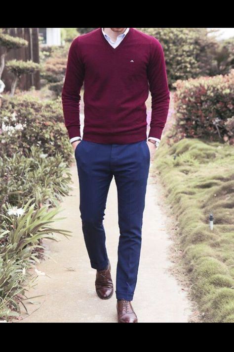 Maroon sweater, navy pants Professional Work Outfit, Navy Dress Pants, Mens Fashion Smart, Christmas Outfits, Mens Style, Mens Winter Fashion, Gentleman Style, Blue Pants, Men Looks