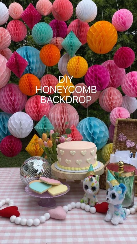 Honeycomb Backdrop, Diy Honeycomb, Baby Birthday Party Theme, Fiesta Tropical, Diy Birthday Party, Gen Z, Diy Party Decorations, Baby Party, Diy Birthday