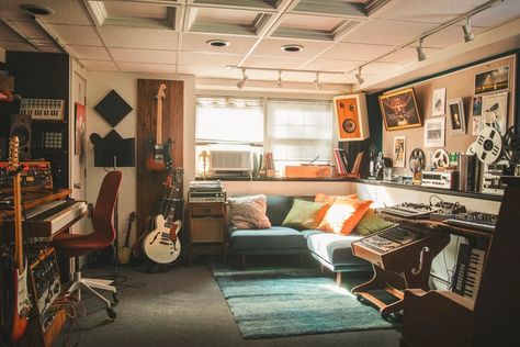 Music Room Design, Home Studio Ideas, Home Music Rooms, Guitar Room, Home Studio Setup, Music Studio Room, Sunny Morning, Home Recording Studio, Make Music