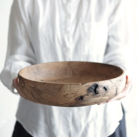 Keiichi Murakami | Persimmon Bowl (30cm) - Analogue Life Wooden Bowls Diy, Hand Carved Wooden Bowls, Wooden Tableware, Wooden Dishes, Diy Bowl, Bakery Display, Art University, Reclaimed Wood Wall Art, Industrial Interiors