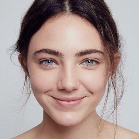 5 Pro Tips for Achieving Your Best Brows Ever Amelia Zadro, 얼굴 그리기, Glow Skin, Best Eyebrow Products, Interesting Faces, 인물 사진, Beauty Videos, Beautiful Smile, Amelie