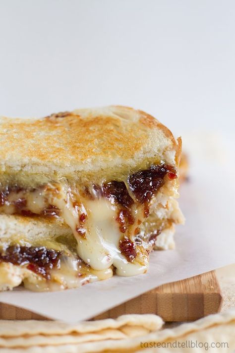 Ultimate Grilled Cheese with Bacon Jam - Taste and Tell Grilled Cheese With Bacon, Bacon Jam Recipe, Ultimate Grilled Cheese, Gourmet Grilled Cheese, Bacon Jam, Grilled Cheese Recipes, Grilled Sandwich, Cheese Sandwich, Grilled Cheese Sandwich