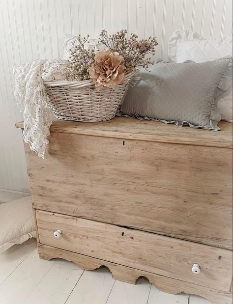 Hope Chest Decor, Cedar Chest Decor Ideas, Chest Decor, Hope Chests, Cedar Chest, Wood Chest, Diy Dresser, Hope Chest, Cute Crafts