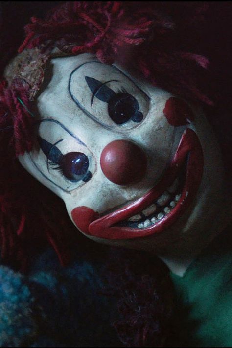 16 Creepy Clown GIFs That Will Scare the Sh*t Out of You Horror Wallpaper 3d, Iphone Wallpaper Bible, Iphone Wallpaper Kate Spade, Iphone Wallpaper Inspirational, Dead Rising, Watercolor Wallpaper Iphone, Clown Horror, Android Phone Wallpaper, Iphone Wallpaper Glitter