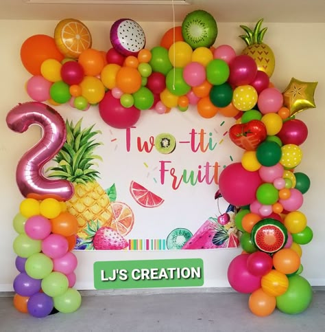 Fruits Birthday Party Decorations, Twotti Fruity Balloon Arch, Fruit Birthday Theme Ideas, Twotti Fruity Balloon Garland, Tutti Frutti Balloon Garland, Two Ti Fruiti Party Ideas Diy, Twotti Fruitti Birthday Party, Two Fruity Birthday Party, Twotti Fruity Birthday Cake