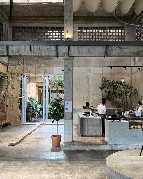 Coffee Interior Design Cafe, Industrial Interior Design Cafe, New Cafe Ideas, Loft Coffee Shop, Loft Cafe Interior, Industrial Cafe Design, Loft Cafe Design, Japanese Industrial Interior, Industrial Interior Coffee Shop