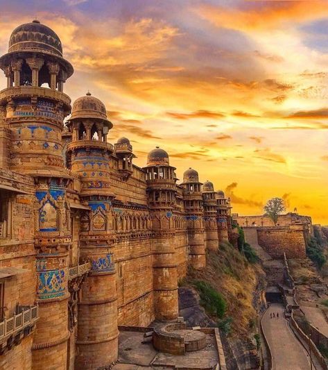 Colours of Bharat on Twitter: "10 magnificent Royal Palaces in India.... 1. Mysore Palace in Mysore, Karnataka https://t.co/q5CviIKCBu" / Twitter Gwalior Fort Photography, Indian Monuments Photography, Madhya Pradesh Aesthetic, Indian Landmarks, Royal Aesthetic Castle, World Tour Aesthetic, Satya Sanatan, Tere Naina, Gwalior Fort