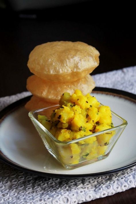 Poori Bhaji Recipe or puri bhaji recipe with step by step photos - mild potato subzi served with puffed pooris. A popular Mumbai street food Potato Bhaji Recipe, Poori Bhaji, Zucchini Slaw, Delicious Food Image, Vegan Coleslaw, Mumbai Street Food, Bhaji Recipe, Kl Rahul, Cooking Photos