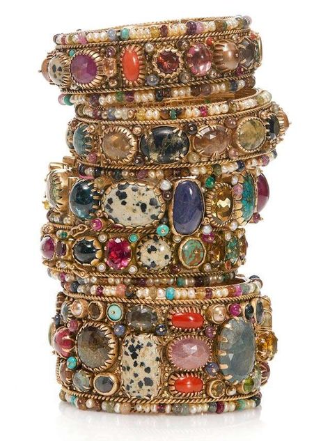 Jewelry Maximalist, Jewels Aesthetic, Maximalist Accessories, Jewel Outfit, Maximalist Jewelry, Jewelry Stacking, Dope Jewelry Accessories, Earthy Jewelry, Big Jewelry