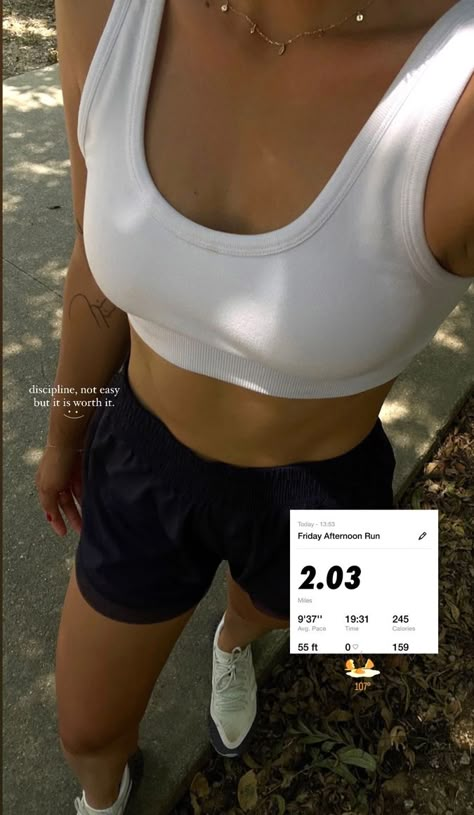 Running Pictures Ideas, Running Fitness Aesthetic, Fit Instagram Story, Jogging Story Instagram, Aesthetic Running Photos, Run Aesthetic Fitness, Jogging Caption Instagram, Running Ig Story Ideas, 5k Run Aesthetic