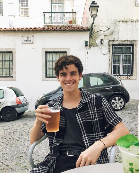 connor franta on Instagram: “i think this was from day one in portugal? a rare relaxed connor caught on camera 🍻🤙🏻” Caspar Lee, Jack Harries, Ricky Dillon, Connor Franta, Joey Graceffa, Kian Lawley, Joe Sugg, Tyler Oakley, Shane Dawson