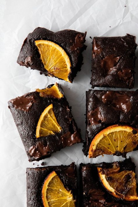 The BEST Chocolate Orange Brownies Orange Brownies Recipe, Orange Chocolate Desserts, Chocolate Orange Desserts, Chocolate Orange Brownies, Orange Desserts, Brownie Gourmet, Orange Brownies, Nourish Bowls, Orange Dessert