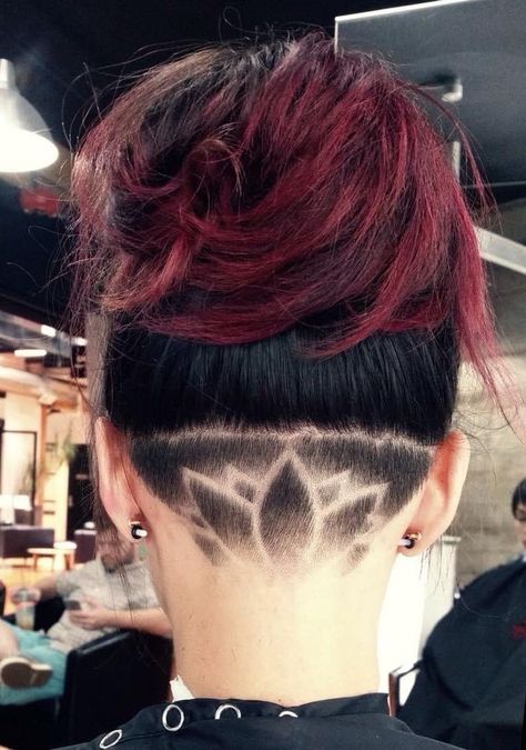 Undercut Hairstyles Women, Undercut Long Hair, Undercut Designs, Shaved Hair Designs, Messy Bob Hairstyles, Hair Tattoo, Wavy Bob Hairstyles, Girl Haircuts, Undercut Hairstyles