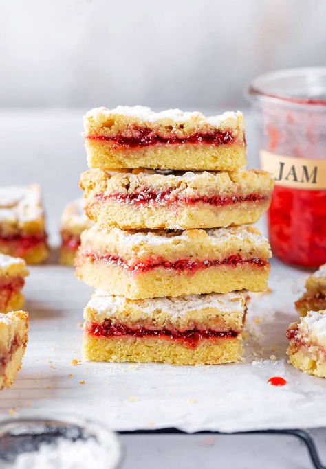 Strawberry Jam Bars, Jam Bars, Easy Strawberry Jam, Biscuit Bar, Sweet Easy, Baking Soda And Lemon, Easy Treat, Crumble Bars, Fruit Jam