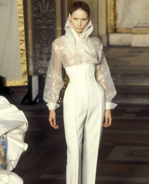 @Givenchy s/s 1997 couture Creative Director Alexander McQueen Model Kirsty Hume #NewestCool  ⠀⠀⠀⠀⠀⠀⠀⠀⠀⠀⠀⠀ ⠀⠀⠀⠀⠀⠀⠀⠀⠀⠀⠀⠀    ⠀⠀⠀⠀⠀⠀⠀⠀⠀⠀⠀⠀ ⠀⠀⠀⠀⠀⠀⠀⠀⠀⠀⠀⠀    ⠀⠀⠀⠀⠀⠀⠀⠀⠀⠀⠀⠀  ⠀⠀⠀⠀⠀⠀⠀⠀⠀⠀⠀⠀ ⠀⠀⠀⠀⠀⠀⠀⠀⠀⠀⠀⠀    ⠀⠀⠀⠀⠀⠀⠀⠀⠀⠀⠀⠀ ⠀⠀⠀⠀⠀⠀⠀⠀⠀⠀⠀⠀ #KirstyHume #90srunway #90slook #90smodel #90seditorial #modesthighfashion #modestfashion #couturedesigner #couturecollection #givenchy #givenchyparis #givenchydress #givenchyfamily #HubertdeGivenchy #riccardotiscigivenchy #riccardotiscigivenchycouture #givenchybymcqueen #giv... Vintage Mcqueen, Mcqueen 90s, Haute Couture Alexander Mcqueen, Alex Mcqueen, Runway 90s, Alexander Mcqueen Givenchy, Lee Mcqueen, Mcqueen Runway, Runway Archive