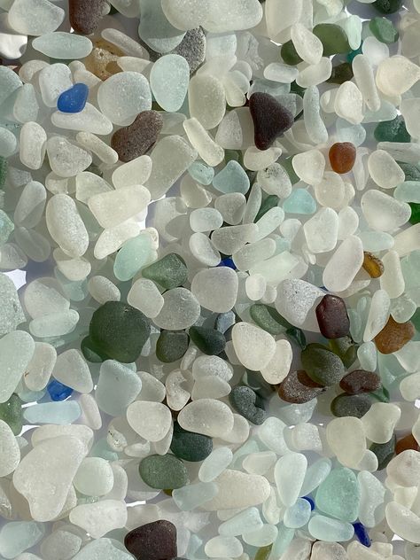 Sea Glass Art Projects, Eco Art, Wooden Platters, Green Galaxy, Glass Art Projects, Festive Crafts, Sea Glass Beach, Sea Pottery, Eco Gifts