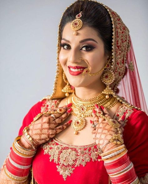 Bridal Image, New Dulhan Pose, Wedding Dulhan Pose, Gorgeous Bridal Makeup, Indian Bride Poses, Indian Bride Photography Poses, Bride Photos Poses, Indian Wedding Poses, Indian Wedding Bride