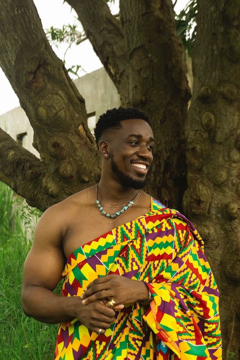 Ghanaian print kente Ghanaian Culture, Future Man, African Life, Kente Styles, Dinner Dress Classy, Kente Cloth, Dress Classy, Knight Rider, African Men Fashion