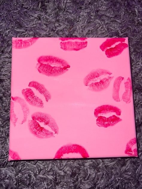 Red lipstick kisses on pink canvas Walls Painting Ideas Aesthetic, Things To Draw In A Canvas, Easy Painted Canvas Ideas, Canvas Paintings For Room Decor, Y2k Easy Painting Ideas, Art Ideas Painting Canvases Easy, Easy Paintings For Small Canvases, Vday Painting Ideas, Y2k Paintings Easy