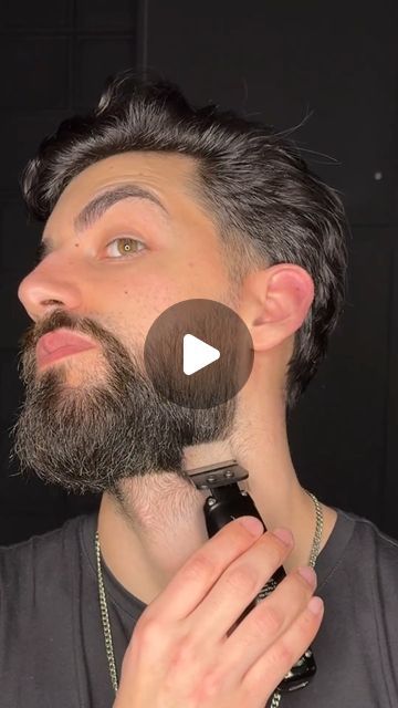 168K views · 4.9K likes | Men's Hairstyles & Cuts 🇱🇷 🇱🇷 🇱🇷 on Instagram: "Tips for caring for your beard  What do you think? 🤔🤔  Comment below  Credit: @alexandreraposo_  FOLLOW US @hairmensguide 💥💥" Beard Side View, Beard Line Up Shape, Beardstache Styles, Sideburns Mens, Beard Line Up, Beard Shapes For Men, Widows Peak Hairstyles Mens, Men Beard Style Ideas, Beard And Hairstyles