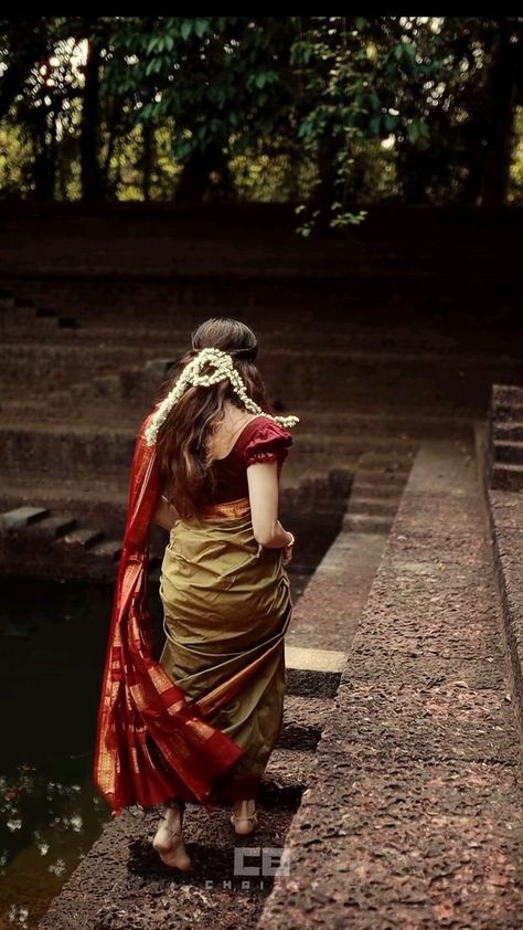 Saree On Healthy Women, South Indian Half Saree Aesthetic, Traditional Photoshoot, Ethnic Aesthetic, Kerala Dress, Onam Outfits, Female Photography, Aesthetic Poses, Model Blouse