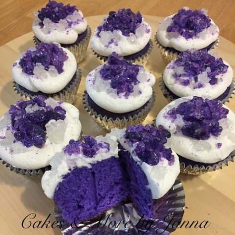 Amethyst Cupcakes Amethyst Birthday Cake, Amethyst Theme Party, Amethyst Birthday Party, Amethyst Cupcakes, Amethyst Cake, Grape Amethyst, Gem Party, Birthday Desert, Crystal Cupcakes