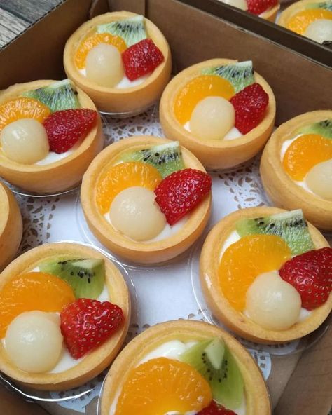 Pie Buah Mini, Telur Ayam, Cake Mini, Cake Pie, Thai Dessert, Chit Chat, Menu Ideas, Mini Cakes, Cheesecake