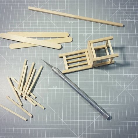 191 Me gusta, 7 comentarios - Cath (@thesquaretospare) en Instagram: "Working on a mini chair 💺 #diy #miniature" Chair Diy, Mini Chair, The Table, Wood, Instagram