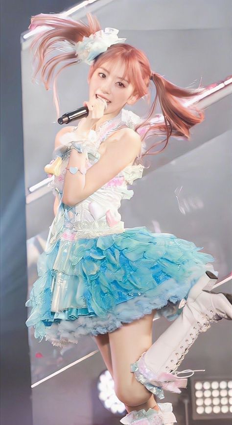 Sakura Miyawaki, Best Kpop, Blue Flames, Pop Idol, Art Poses, Stage Outfits, Kpop Outfits, Japanese Fashion, Pose Reference