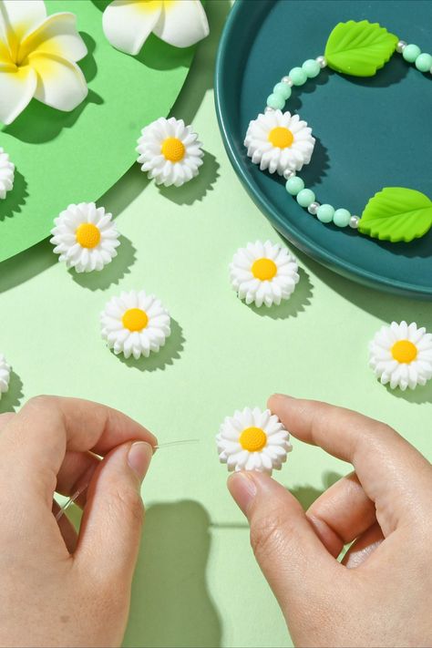 Airssory 10 Pcs White Daisy Flowers Focal Silicone Beads Lovely Spring Floral Rubber Beads for DIY Jewellery Pen Keychain Craft Accessory Decoration Pen Keychain, Rubber Bead, Keychain Craft, White Daisy, Daisy Flowers, Craft Accessories, Spring Flower, Silicone Beads, Sewing Stores