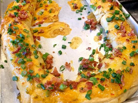 Boudin King Cake Boudin Recipes, Boudin King Cake, Boudin Recipe, Meal Prep Service, King Cake Recipe Easy, Louisiana Food, Crawfish Recipes, Recipes Healthy Snacks, King Cake Recipe