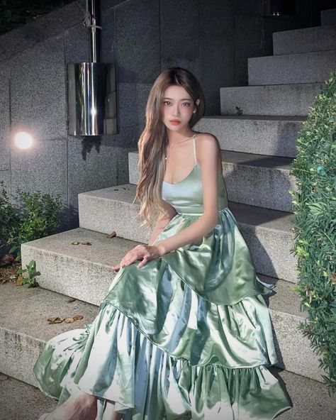 Ulzzang Dress, Nails Selfie, Crop Top Skirt Set, Beauty Hairstyles, Kawaii Fashion Outfits, Pretty Prom Dresses, Fairytale Dress, Korean Girl Fashion, Causual Outfits