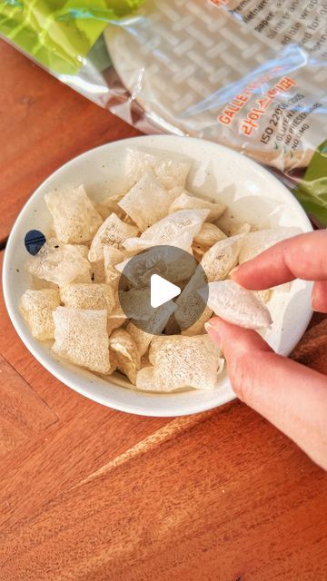 Kirby Ip on Instagram: "💥 Have you ever tried RICE PAPER POPS?!💥 This time it’s a ONE INGREDIENT Rice Paper Chip or Pop that can be made in the air fryer! It’s so crispy and I can’t believe rice paper in the air fryer can turn into chips 😱 I believe you can also make this in the microwave or oven but I personally haven’t tried it out myself 🤣 [ instructions ] 1. Dip your rice paper in a shallow bowl of room temperature water 2. Fold it in half and then cut it into a rectangle. Cut it further into strips, and then squares 3. Work quickly as they soften fast! Put the rice paper squares on the airfryer liner and bake for 4 minutes on 400F. You will hear them flying around but they won’t stick to the element on top. Put them in for longer if you want them even crispier. But for my specific Rice Paper Air Fryer, Rice Paper Chips, Rice Paper Rolls, Instagram Recipes, Baked Rice, Paper Pop, Shallow Bowl, How To Cook Rice, Crispy Treats