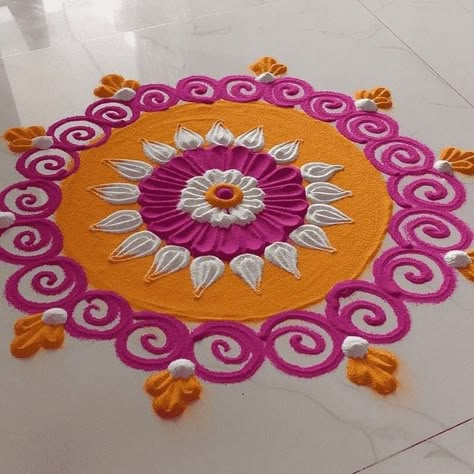 Free Hand Rangoli Designs Flower, Dussehra Rangoli Designs, Artistic Rangoli, Attractive Rangoli Designs, Dussehra Rangoli, Rangoli Photos, Colour Rangoli, Design Rangoli, Easy Rangoli Designs Videos